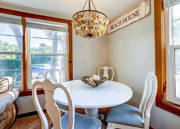 Indian Rocks Cottage, Walk To Beach! * Clearwater Beach